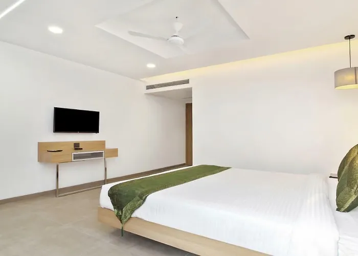 Treebo City Inn, Satara