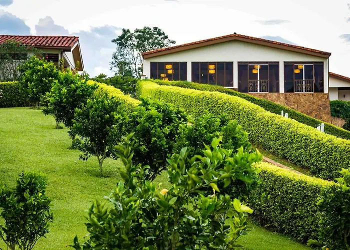 Hotel Estrella Del Monte