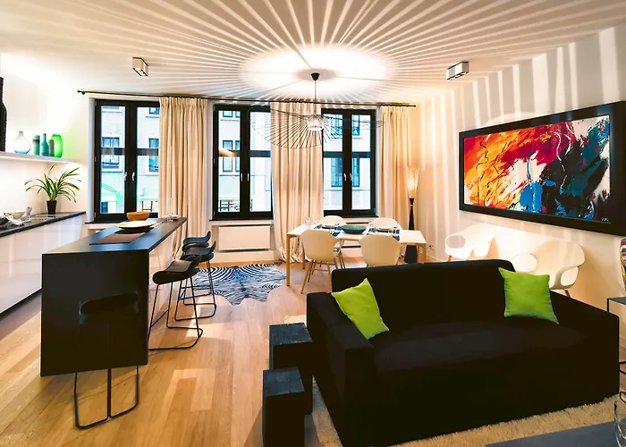 Charles Home - Grand Place Aparthotel