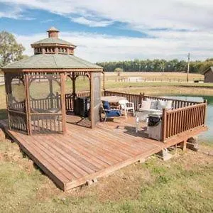 Bullwinkles Rustic Lodge