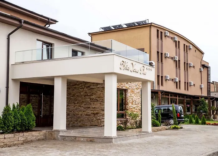 Hotel Yarus Plus