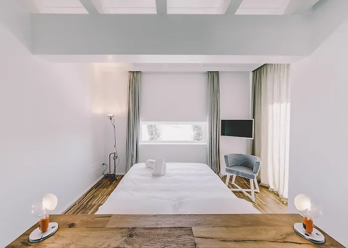 Suite 10