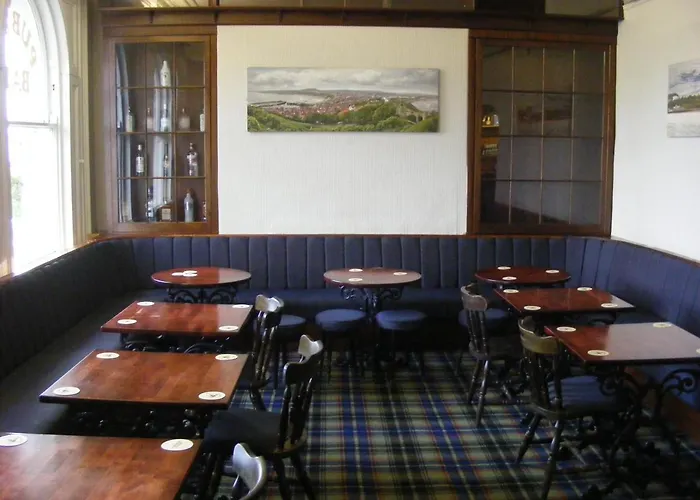 Highlander Hotel