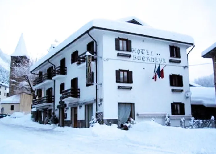 Hotel Bucaneve