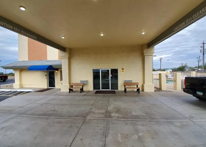 Americas Choice Inn & Suites
