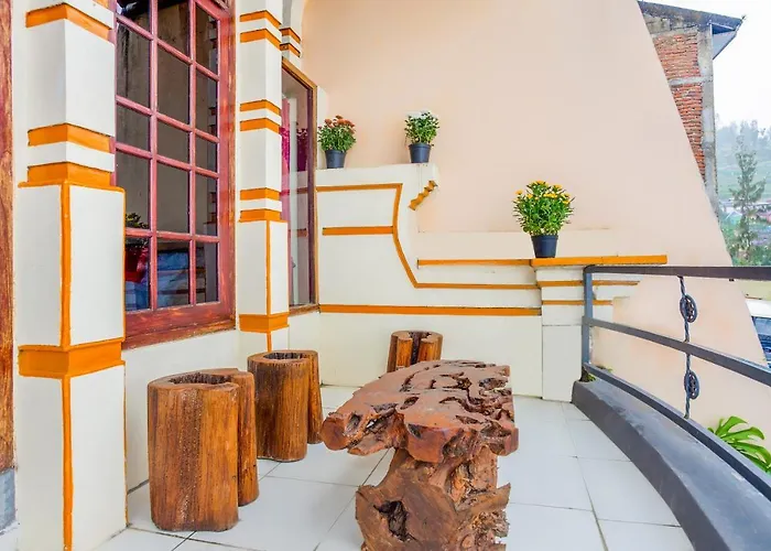 Oyo 3004 Penginapan Bromo Adi